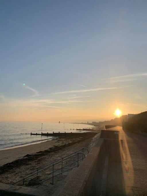 Gordon Villa - A Seaside Escape Harwich Exteriér fotografie