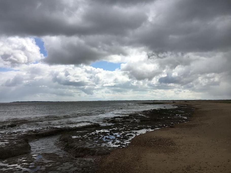 Gordon Villa - A Seaside Escape Harwich Exteriér fotografie